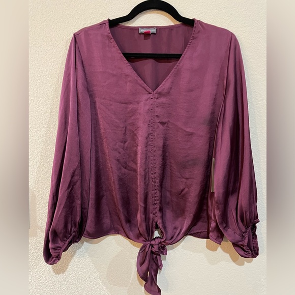 Vince Camuto Tops - ❤️NWT❤️ Vince Camuto Blue Horizon Tie Front Top Size Medium